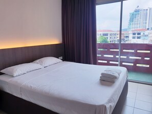 Kamar Single Comfort, 1 Tempat Tidur Double, Bebas Asap Rokok, pemandangan kota | Pemandangan jalan