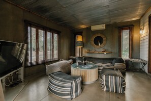 One Bedroom Villa | Minibar, desk, laptop workspace, free WiFi - The Farmhouse at Polo Escape (Sattahip)