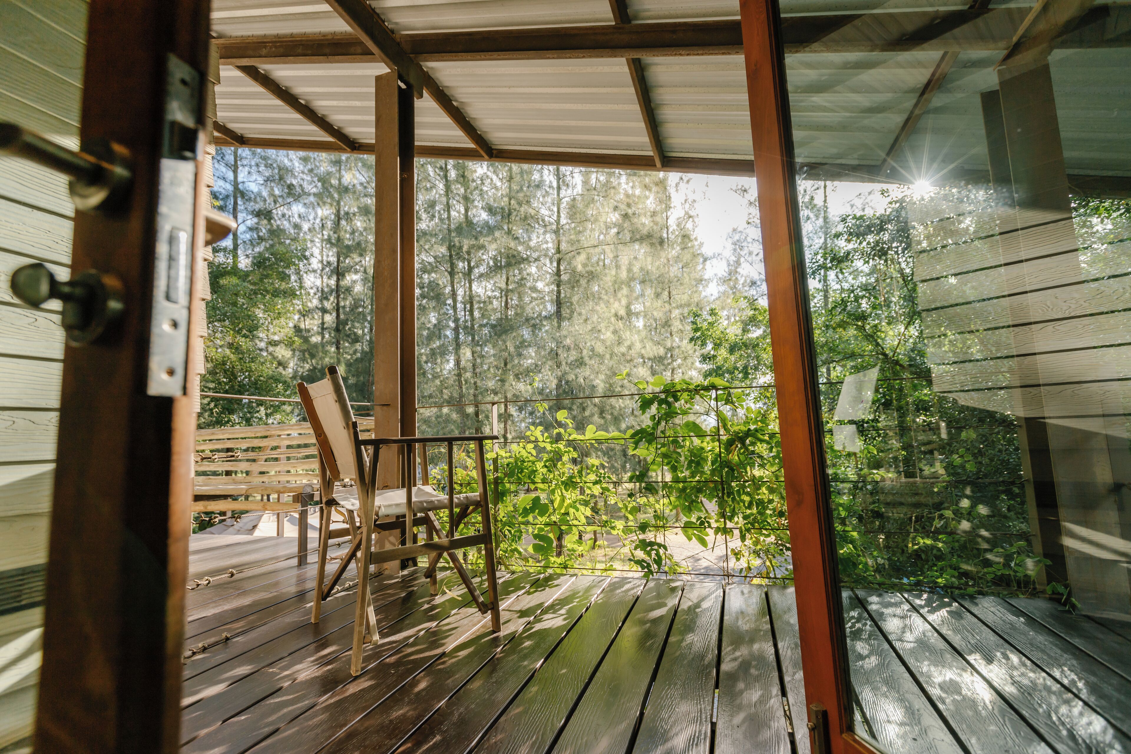 Minibar, desk, laptop workspace, free WiFi