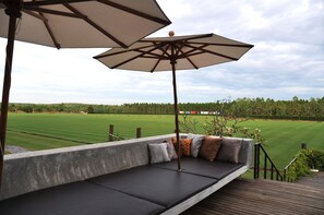 Outdoor pool, pool umbrellas, sun loungers - The Farmhouse at Polo Escape (Sattahip)