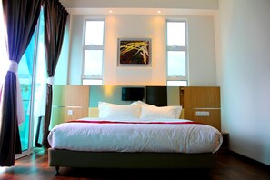 In-room safe, desk, free WiFi - 906 Premier Hotel (Malacca City)