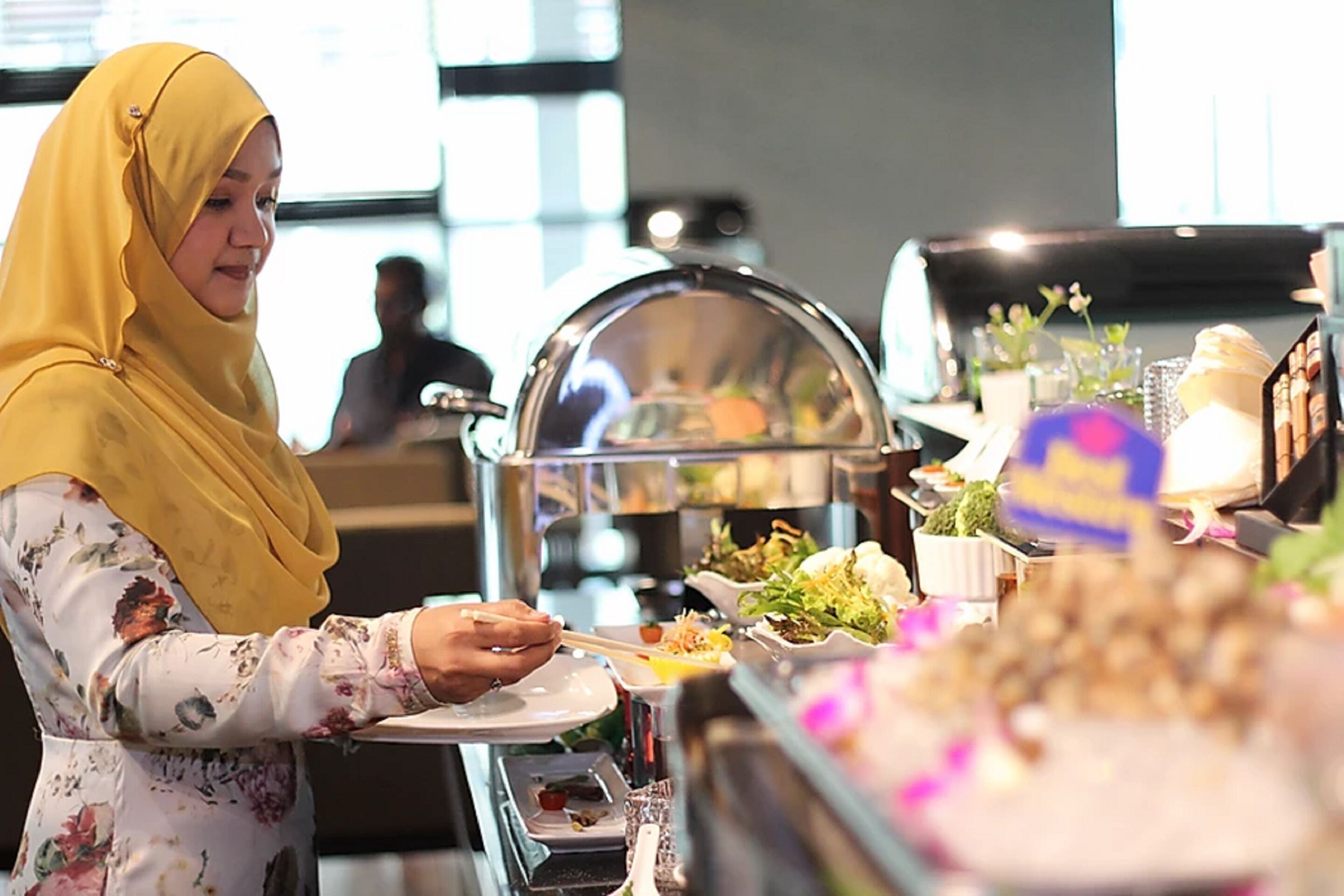 Daily buffet breakfast for a fee