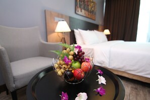 Deluxe-huone (Deluxe King) | 1 makuuhuone, ylelliset vuodevaatteet, pillowtop-patjalliset sängyt