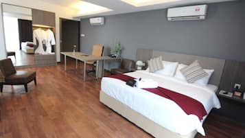 1 bedroom, premium bedding, pillowtop beds, minibar
