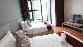 Deluxe Twin Room | 1 bedroom, premium bedding, pillowtop beds, minibar