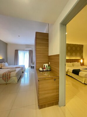 Tallelokero huoneessa, työpöytä, silitysrauta/-lauta, ilmainen Wi-Fi