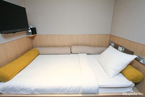 Free WiFi, bed sheets - The Haven by JetQuay (Singapore)