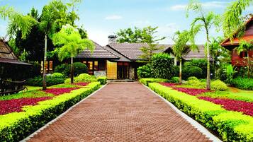 Log Villa - 3 Bedrooms | Minibar, desk, rollaway beds, free WiFi