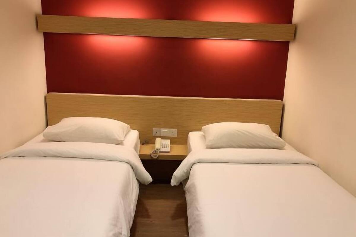 1 chambre, bureau, fer et planche à repasser, Wi-Fi gratuit