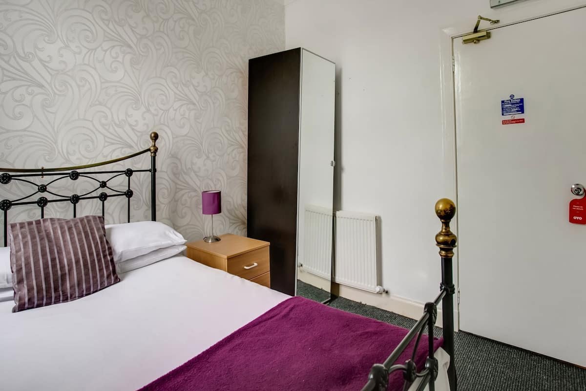 Desk, iron/ironing board, free WiFi, bed sheets