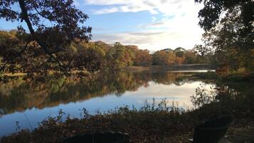 Vista frontal de la propiedad