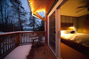 Room 6, Superior, Trout River Winter King Balcony