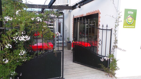 Familienapartment, eigenes Bad (cote jardin) | Außenbereich