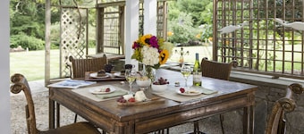 Abbey's Lantern Hill Inn