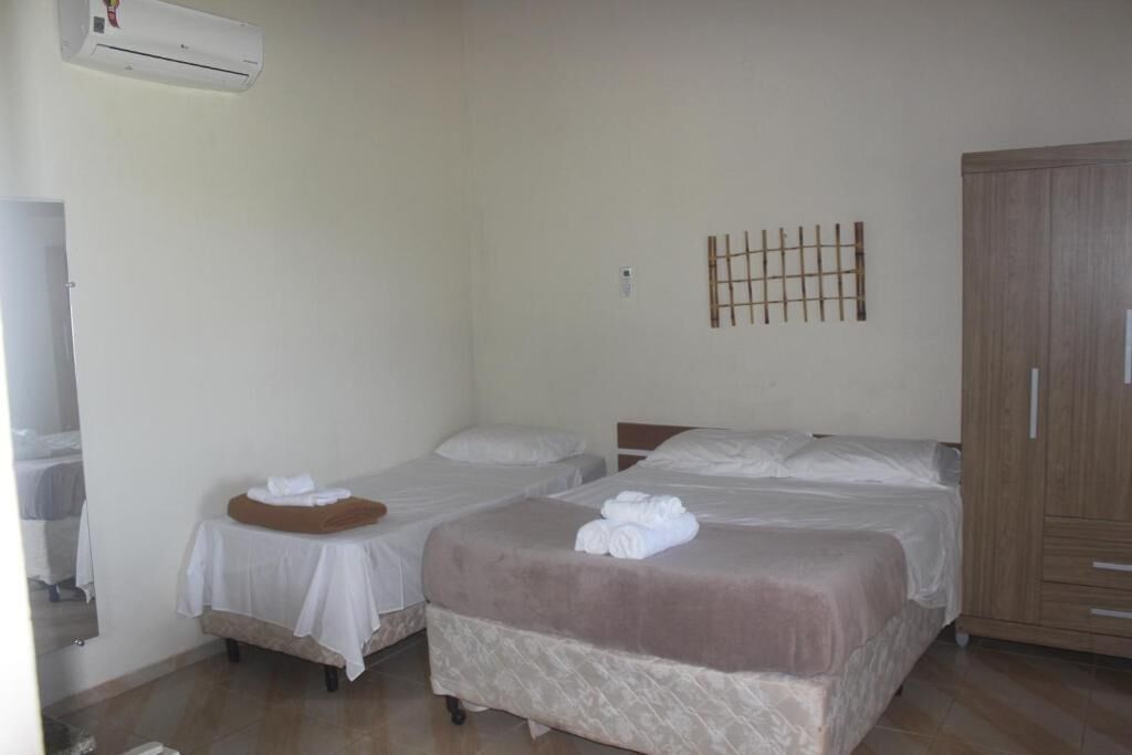 Minibar, free WiFi, bed sheets