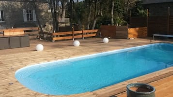 Udendørs pool, opvarmet pool, liggestole