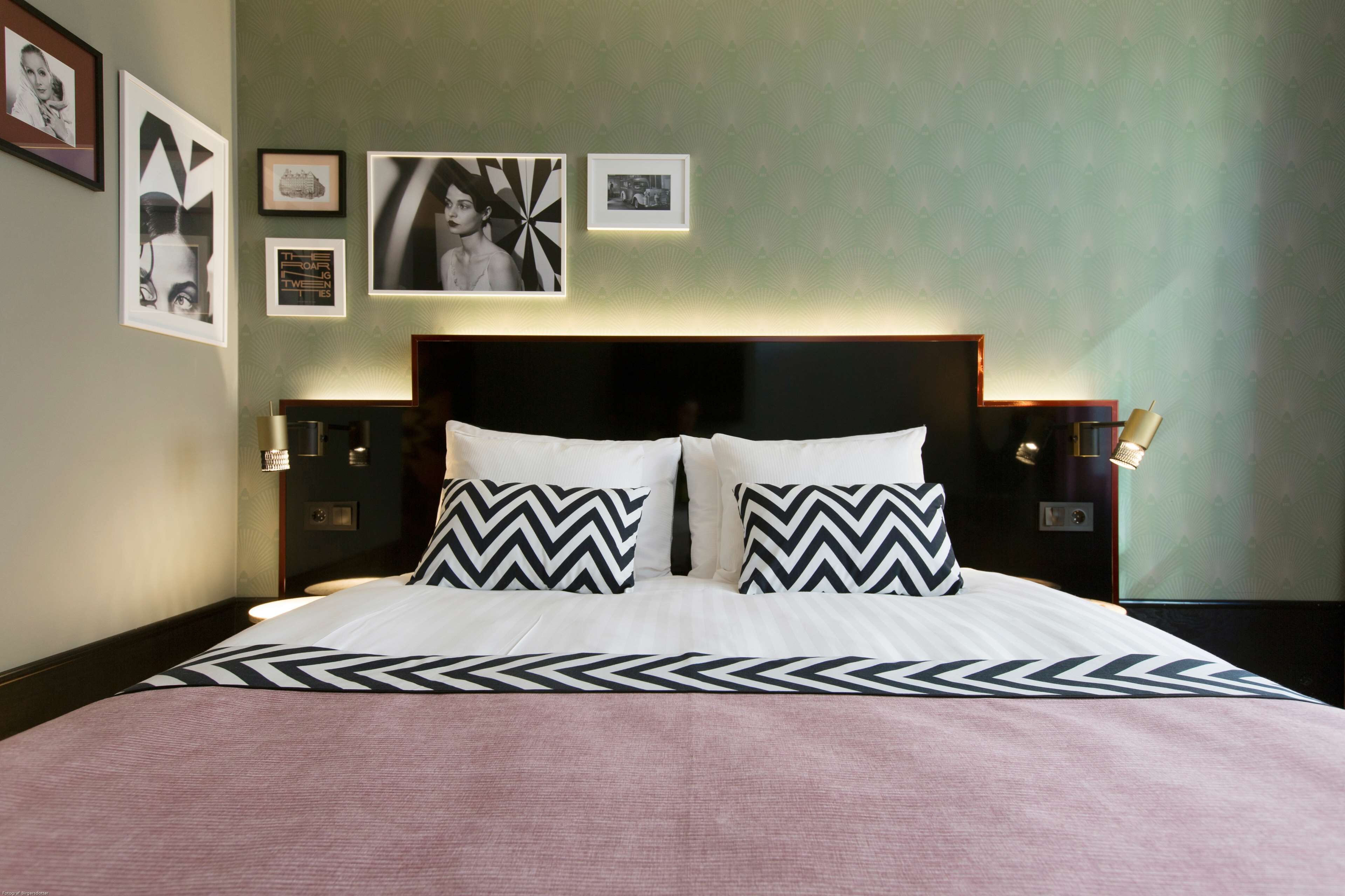 Caja de seguridad en la habitación, escritorio y cortinas blackout 