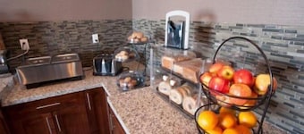 Carlyle Western Star Inn & Suites