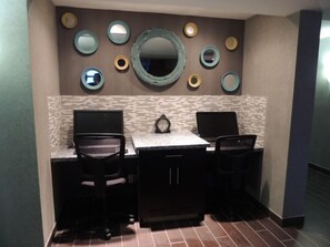 Lobby sitting area - Stoughton Western Star Inn & Suites (Stoughton)