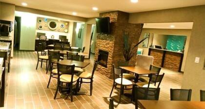 Stoughton Western Star Inn & Suites