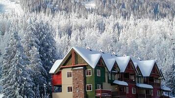 Condo, 3 Bedrooms | 1 bedroom, iron/ironing board, free WiFi, bed sheets