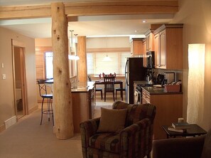 In-room dining - Red Mountain Village Condos (Rossland)
