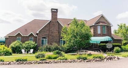 The Seasons Inn at Nicks Place