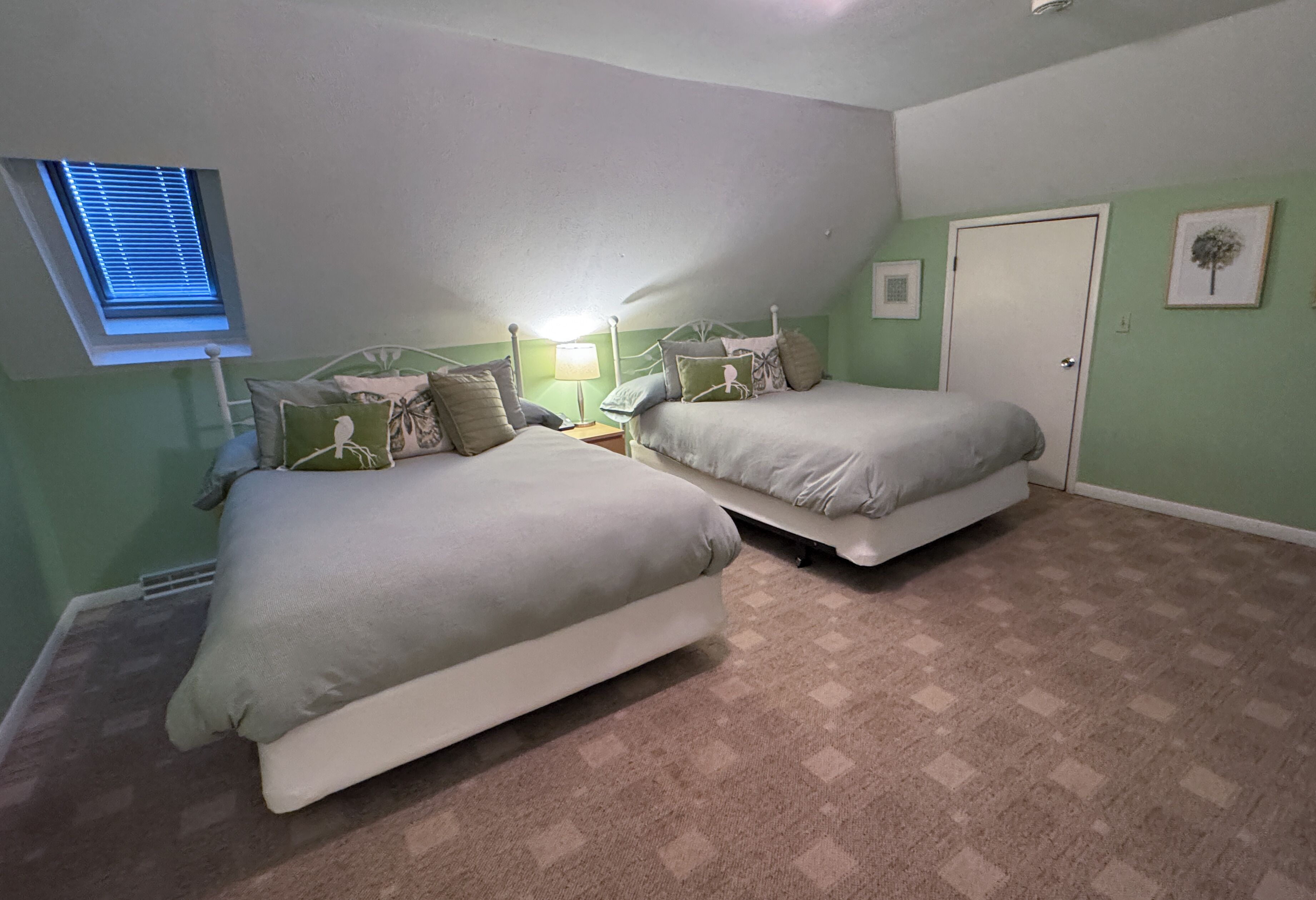 Iron/ironing board, free WiFi