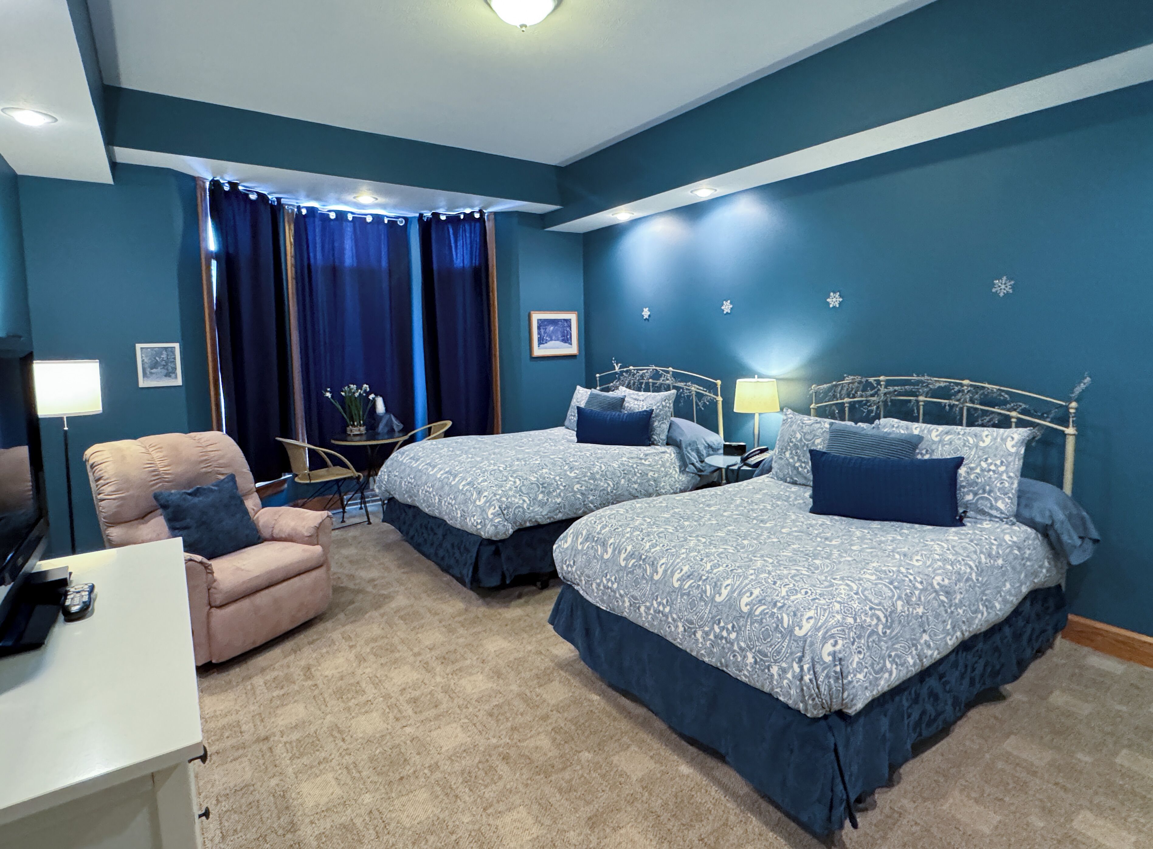 Iron/ironing board, free WiFi