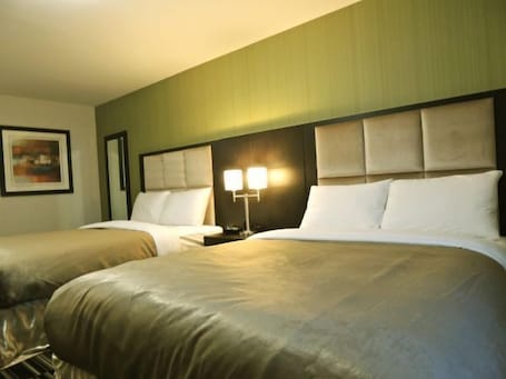 Deluxe Room, 2 Queen Beds, Kitchen. Western Star All Suites Melita