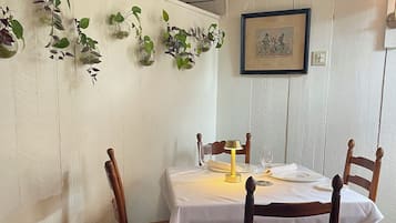 Dinner and brunch served, American cuisine