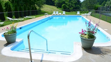 Piscine extérieure (ouverte en saison)