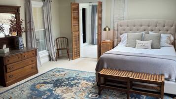 Standard Room, 1 Queen Bed (Run of House) | Premium bedding, pillowtop beds, individually decorated