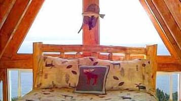 Dovetail Log Cabin | Premium bedding, individually decorated, individually furnished, desk