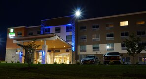 Exterior - Holiday Inn Express & Suites Omaha - Millard Area by IHG (Omaha)