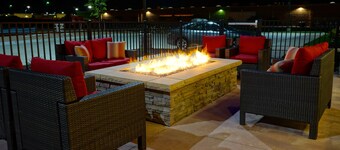 Holiday Inn Express & Suites Omaha - Millard Area by IHG