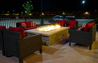 Holiday Inn Express & Suites Omaha - Millard Area by IHG