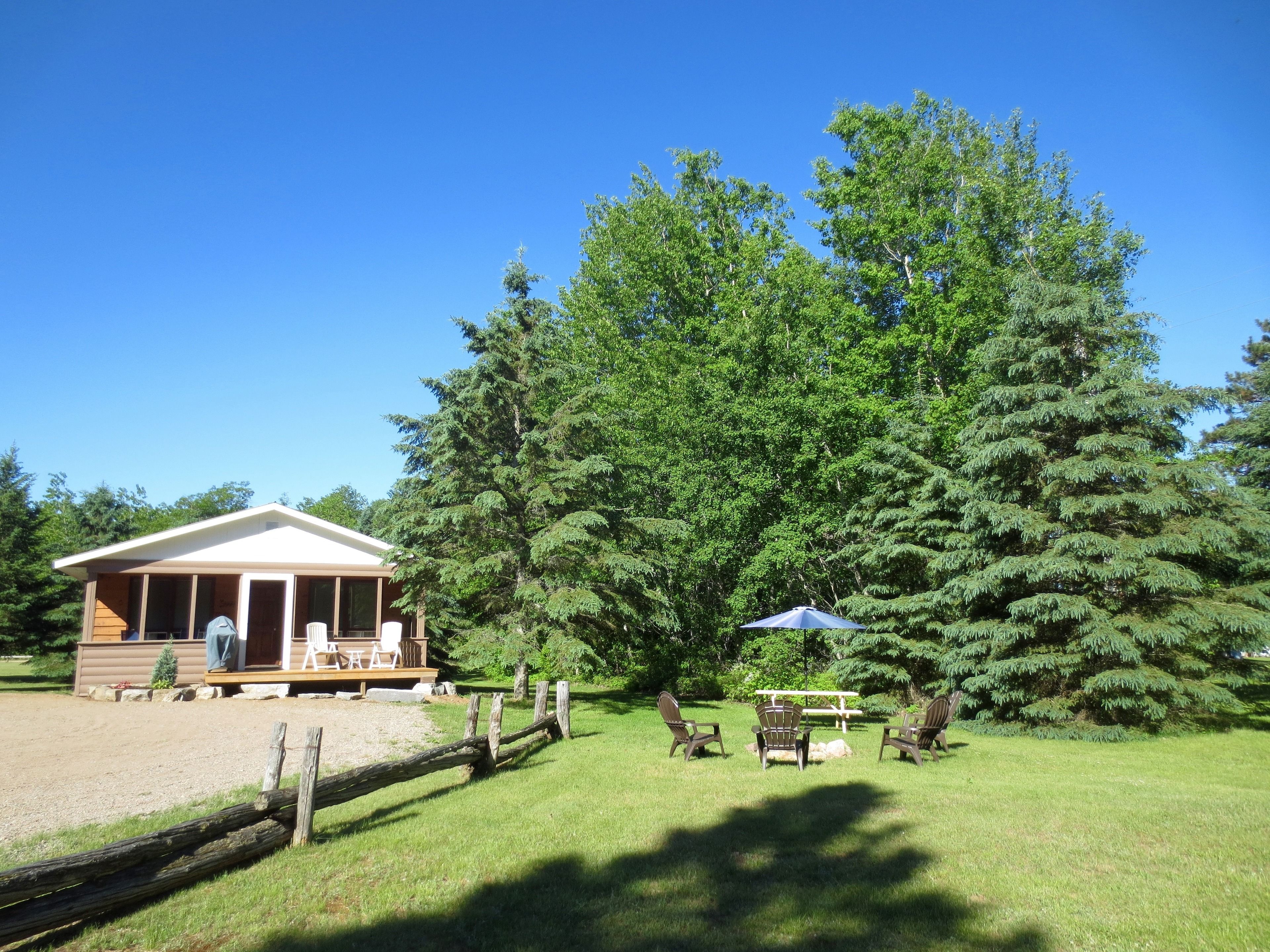 2 Bedroom Cottage w/ fireplace and full kitchen (easy water access) | Pemandangan dari kamar