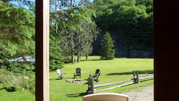 2 Bedroom Cottage w/ fireplace and full kitchen (easy water access) | Vista do quarto