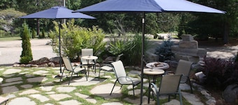 Hush Lodge & Cottages
