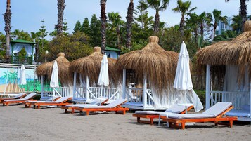 Private beach, water skiing, beach volleyball