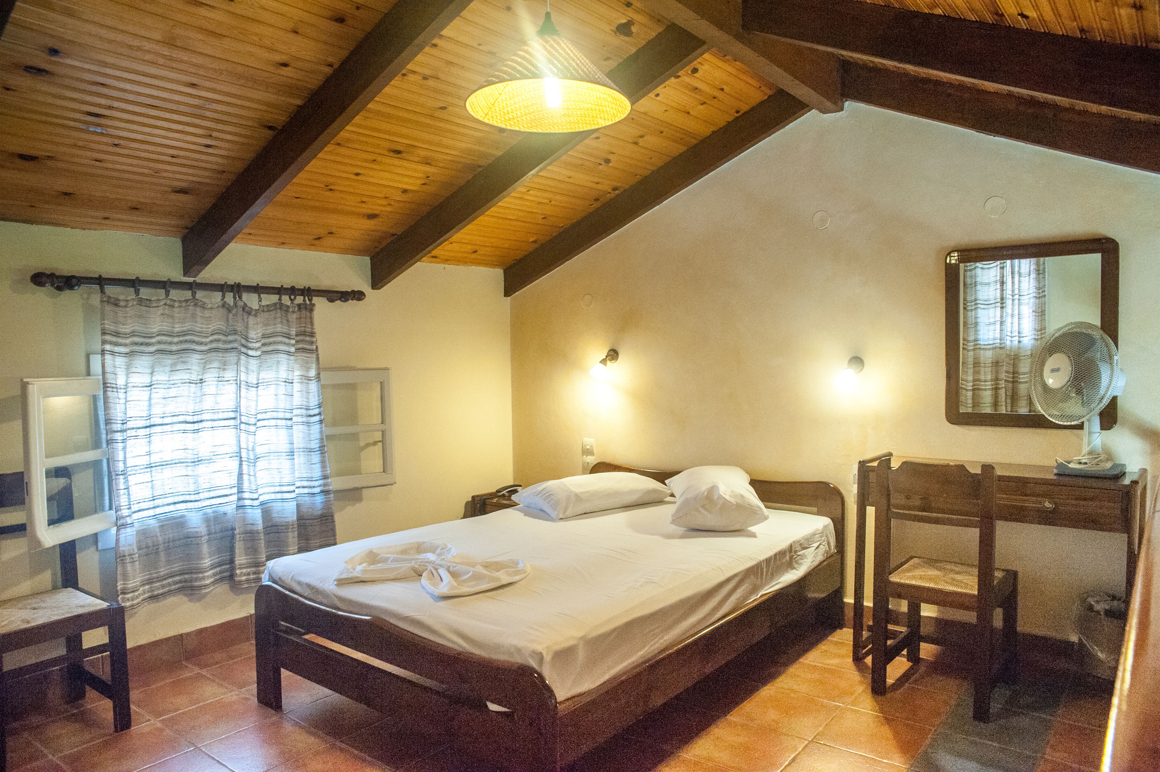 duplex, sea view | desk, laptop workspace, iron/ironing board, bed sheets