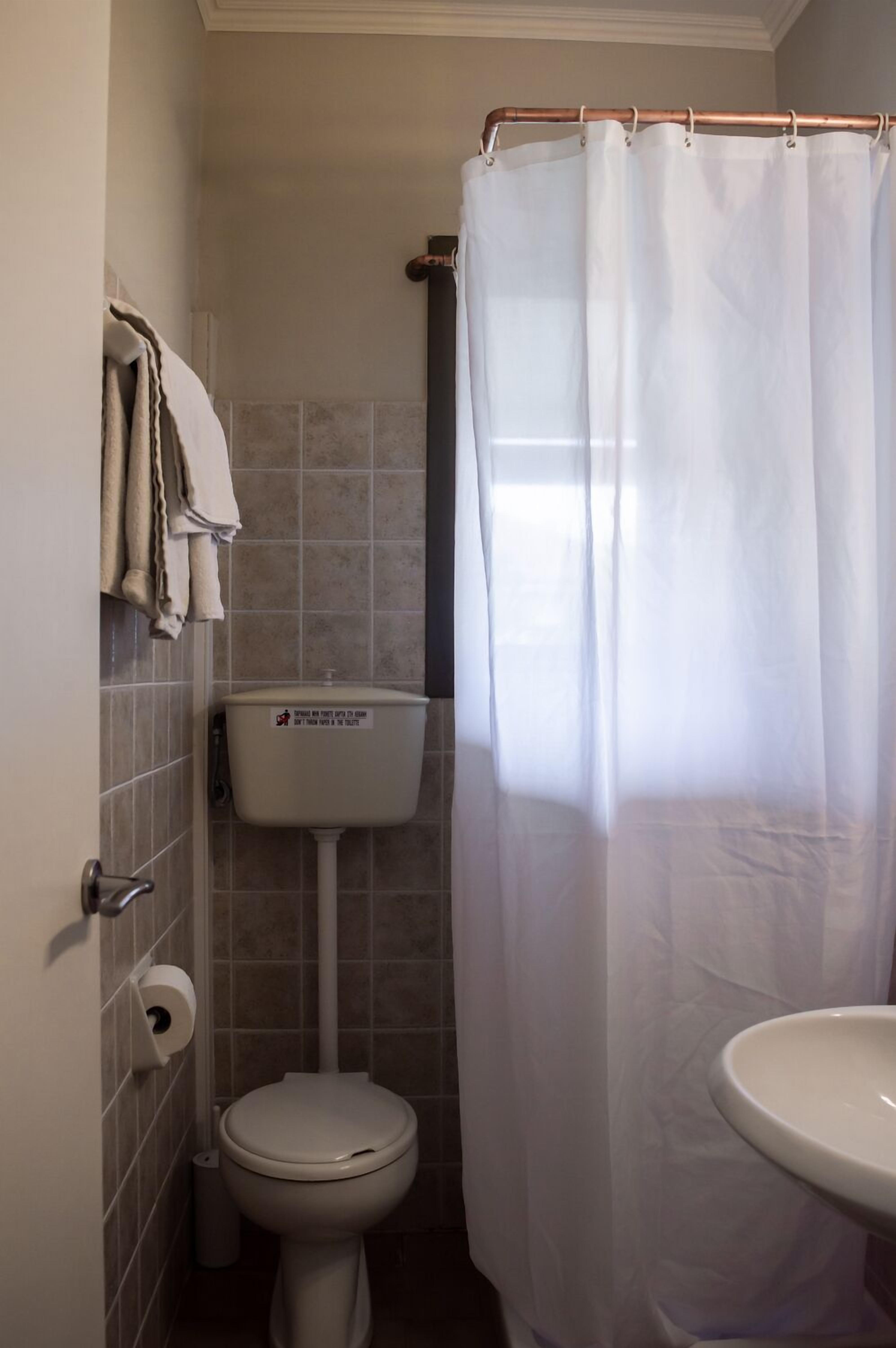 studio, mountain view | bathroom | shower, hair dryer, towels