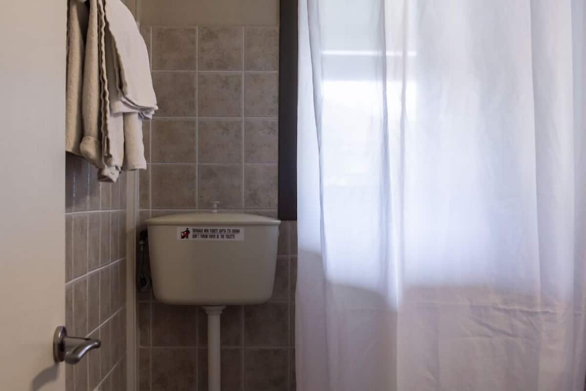 studio, mountain view | bathroom | shower, hair dryer, towels