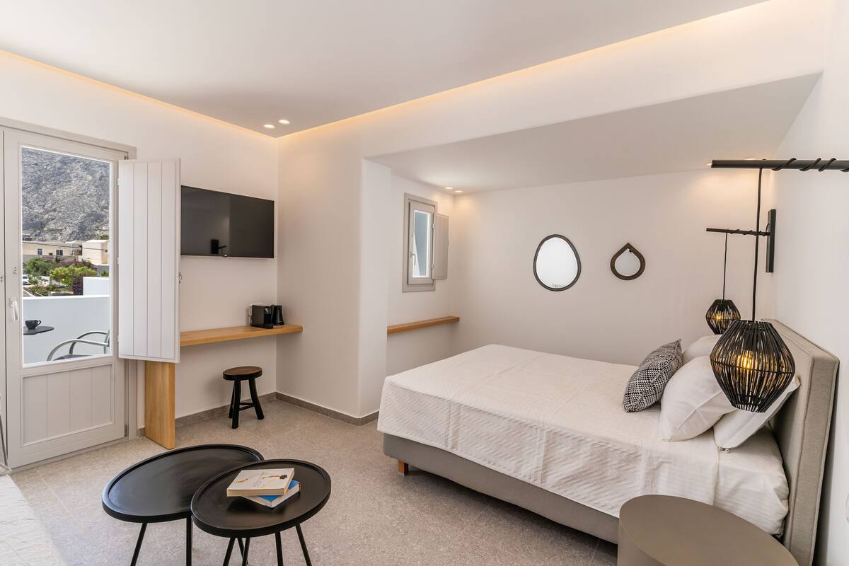 Junior Suite, Pool View with Plunge pool | 고급 침구, 템퍼페딕 침대, 객실 내 금고, 책상