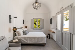 Deluxe Double Room with Plunge Pool | 高档床上用品、泰普尔床垫、客房内保险箱、办公桌