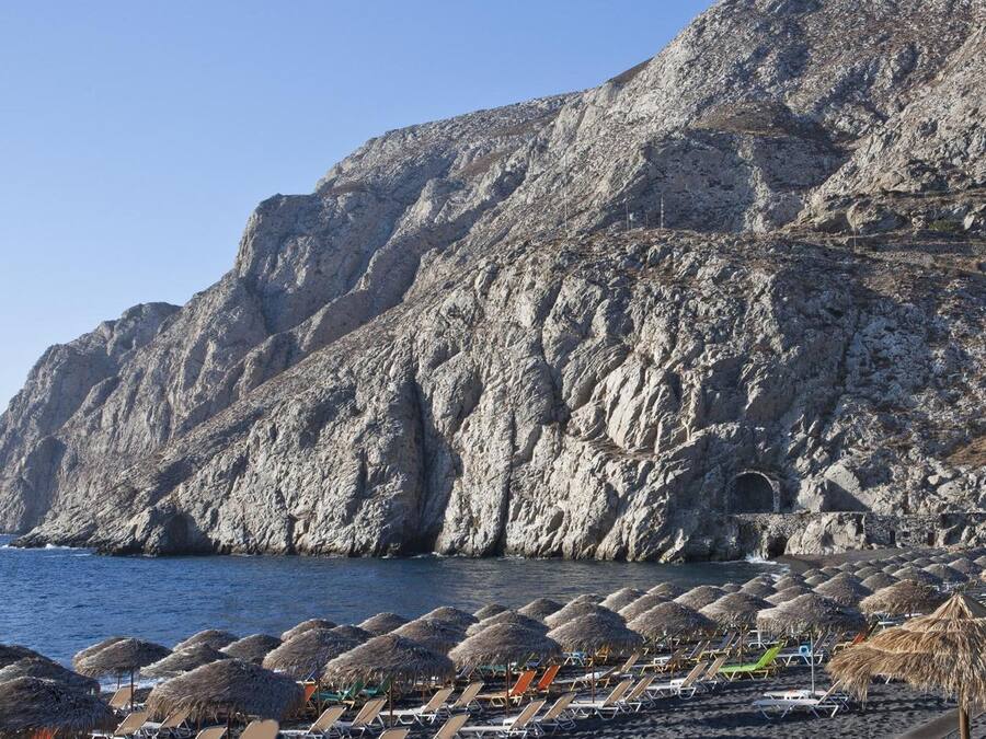 Nær stranden og strandhåndklær