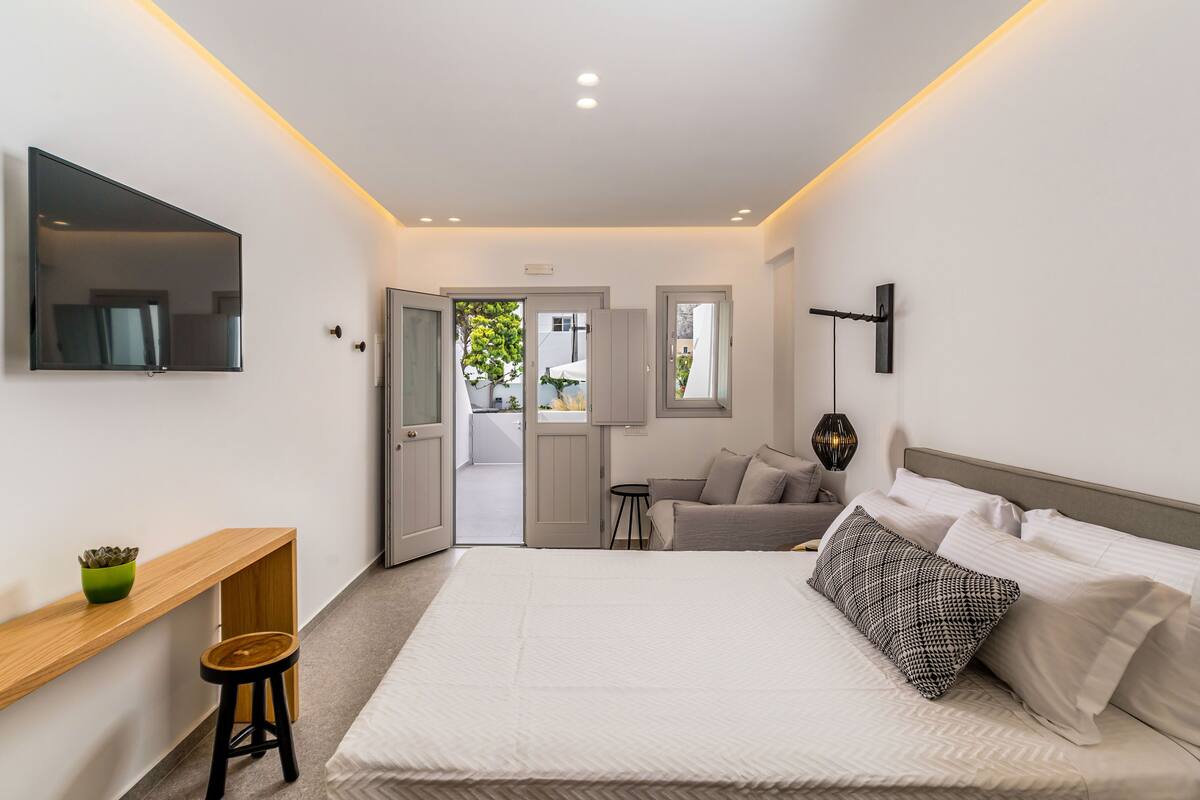 Large Deluxe Room with Plunge Pool | 고급 침구, 템퍼페딕 침대, 객실 내 금고, 책상