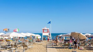 Beach nearby, white sand - Hotel Apollo (Jesolo)