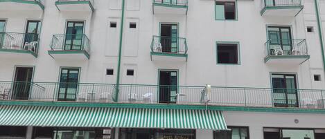 Fachada da propriedade